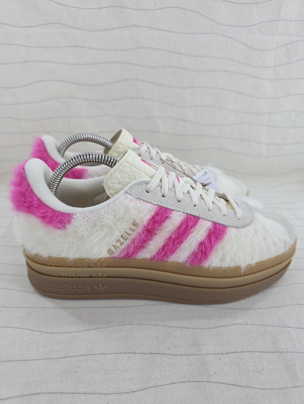 Adidas Womens Gazelle Bold White Shock Pink Fuzzy Sneakers Shoes JS3908 Size 6